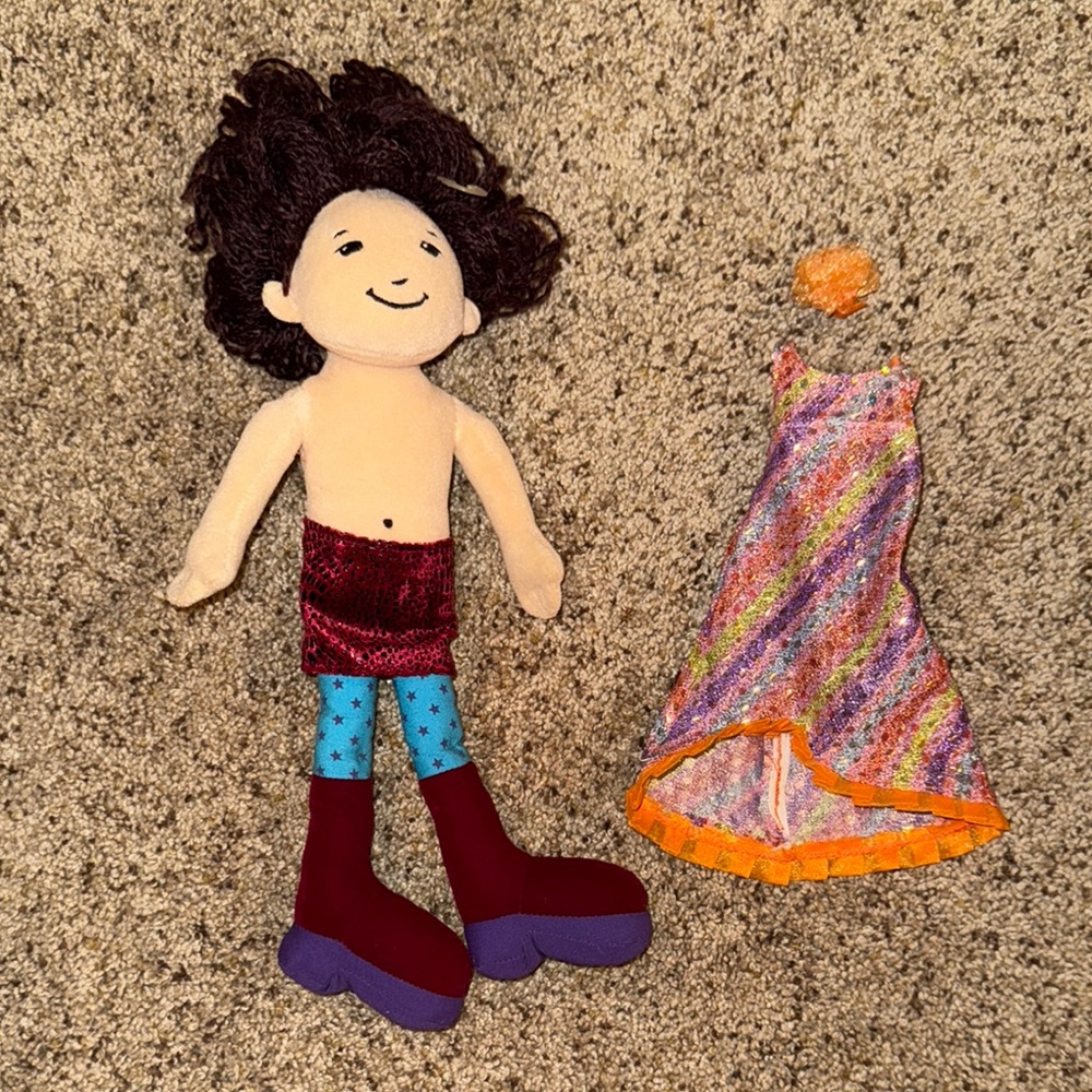 Groovy Girls Shika doll with extra outfit